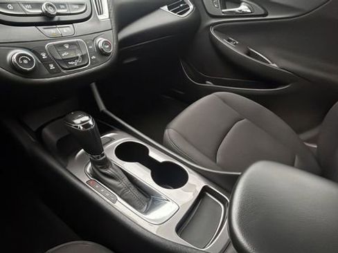 Used 2020 Chevrolet Malibu RS FWD image 14