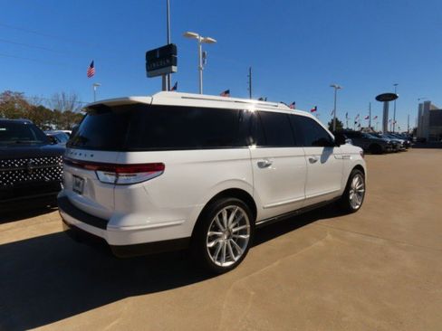 Used 2022 Lincoln Navigator L Black Label image 9