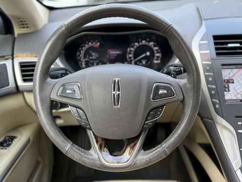 Used 2013 Lincoln MKZ FWD image 47