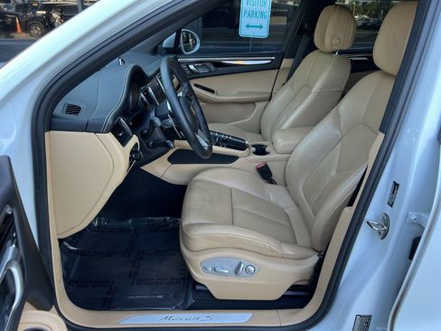 Used 2017 Porsche Macan S image 11