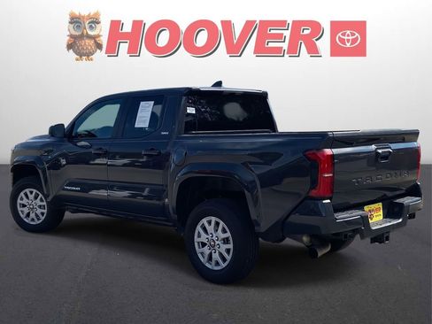 Used 2025 Toyota Tacoma SR5 image 5