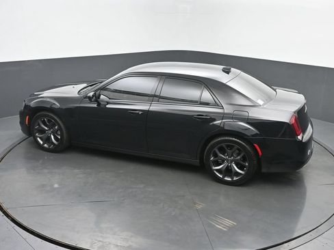Used 2022 Chrysler 300 Touring w/ Sport Appearance Package RWD image 39