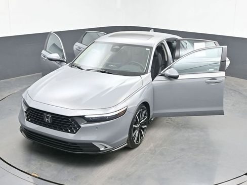 Certified 2025 Honda Accord Touring image 50