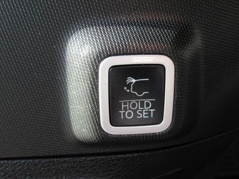 Used 2022 Jeep Grand Cherokee Limited 4xe image 32