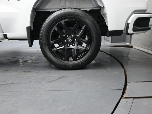 Used 2022 Chevrolet Silverado 1500 Custom AWD/4WD image 14
