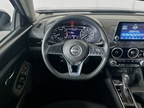Used 2024 Nissan Sentra SV FWD image 18