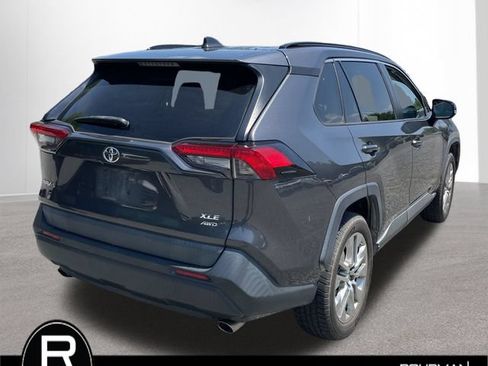 Used 2019 Toyota RAV4 XLE Premium w/ Cold Weather Package AWD/4WD image 6