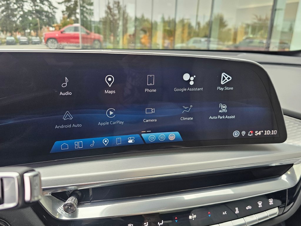 Certified 2024 Cadillac Lyriq Luxury AWD/4WD image 20