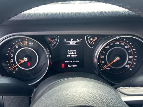 Used 2022 Jeep Gladiator Sport AWD/4WD image 27