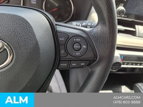 Used 2019 Toyota RAV4 XLE w/ Convenience Package FWD image 28