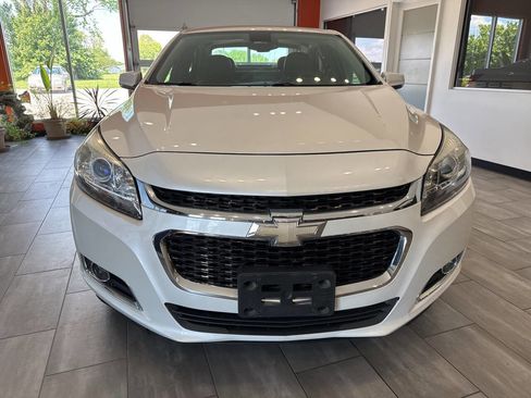 Used 2015 Chevrolet Malibu LT w/ Leather Package FWD image 3