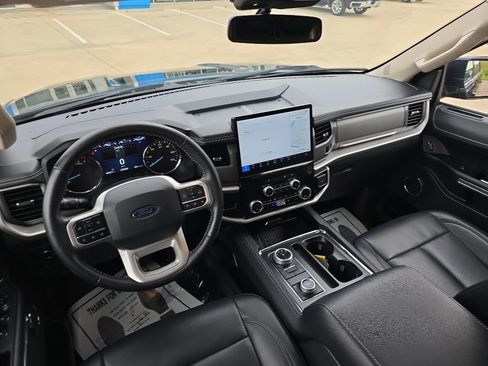 Used 2024 Ford Expedition XLT AWD/4WD image 9
