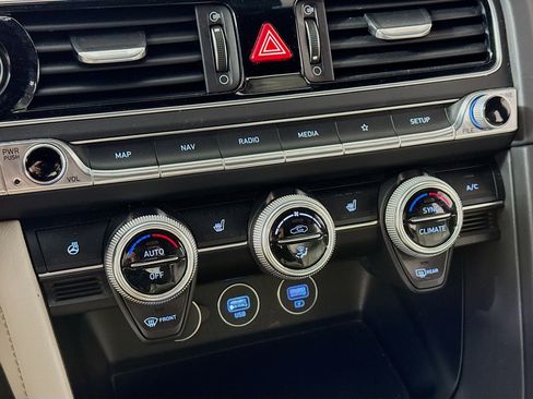 Used 2023 Genesis G70 2.0T AWD/4WD image 18