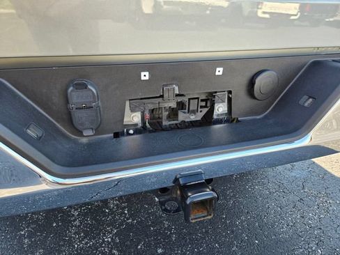 Used 2025 Chevrolet Silverado 1500 LT AWD/4WD image 17
