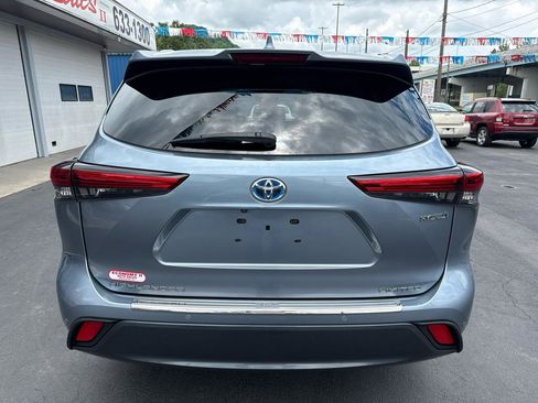 Used 2021 Toyota Highlander Limited AWD/4WD image 4