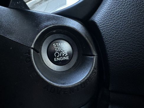 Used 2020 Jeep Renegade Sport image 25