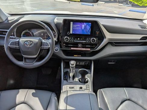 Used 2026 Toyota Highlander XLE AWD/4WD image 15