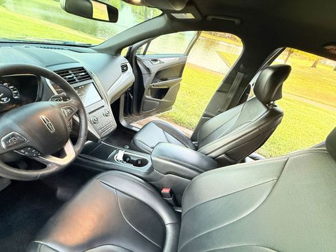 Used 2017 Lincoln MKC Premiere image 17