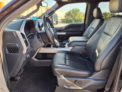 Used 2022 Ford F250 Lariat w/ Black Appearance Package image 24