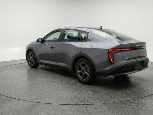 Used 2025 Kia K4 LXS image 6