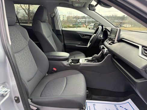 Used 2021 Toyota RAV4 XLE w/ Convenience Package image 13