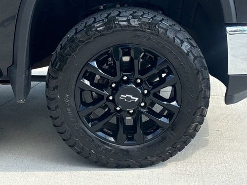 Used 2025 Chevrolet Silverado 2500 LT w/ Safety Package AWD/4WD image 11