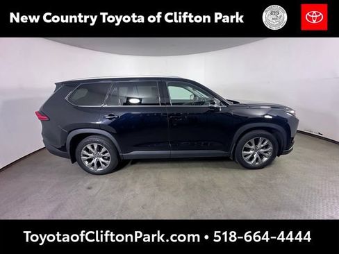 Used 2024 Toyota Grand Highlander AWD image 2