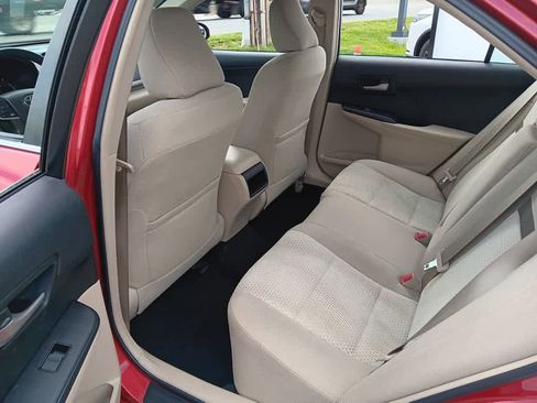 Used 2014 Toyota Camry LE FWD image 11