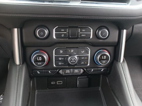 Used 2024 Chevrolet Tahoe Z71 w/ Luxury Package AWD/4WD image 29