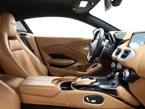 Used 2019 Aston Martin V8 Vantage Coupe RWD image 66