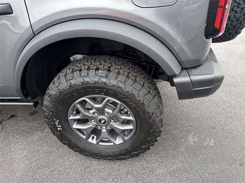 New 2025 Ford Bronco Badlands image 7