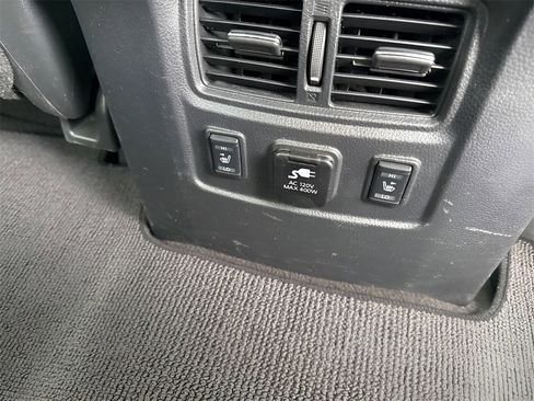 Used 2018 Nissan Titan PRO-4X image 15