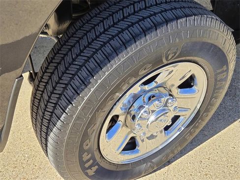 Used 2025 RAM 2500 Tradesman w/ Chrome Appearance Group image 8