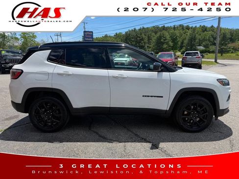 Used 2023 Jeep Compass Latitude w/ Sun and Sound Group AWD/4WD image 7