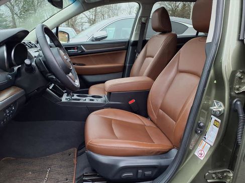 Used 2019 Subaru Outback 3.6R Touring image 18
