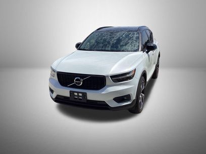 Used 2020 Volvo XC40 T5 R-Design