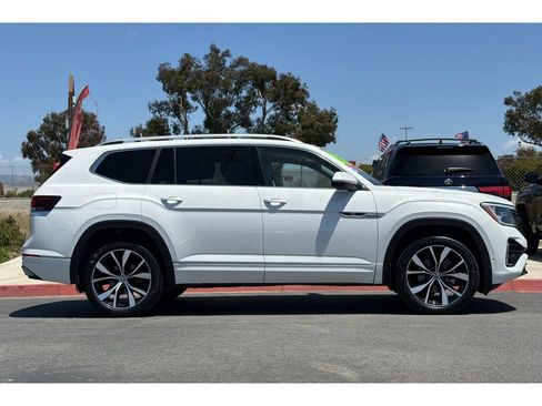 Used 2024 Volkswagen Atlas SEL Premium R-Line AWD/4WD image 3