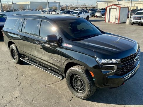 Used 2023 Chevrolet Suburban Z71 w/ Luxury Package image 4