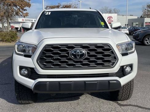 Used 2021 Toyota Tacoma TRD Off-Road image 8