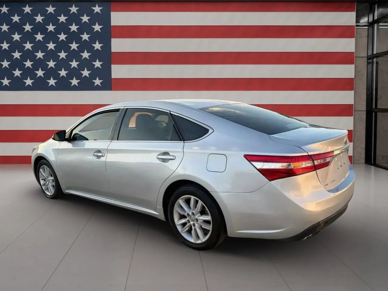Used 2013 Toyota Avalon XLE Premium FWD image 9
