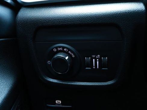 Used 2024 Jeep Grand Cherokee Laredo X w/ Trailer Tow Package image 15