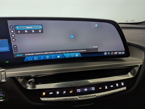 Used 2024 Cadillac Lyriq Luxury w/ LPO, Floor Liner Package image 10