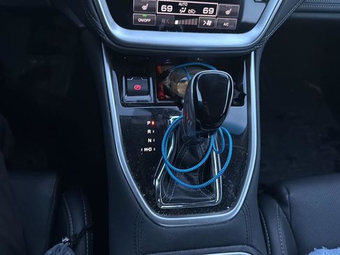 Used 2022 Subaru Legacy Limited w/ Popular Package #3 image 9