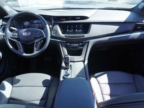 New 2025 Cadillac XT5 Premium Luxury image 11