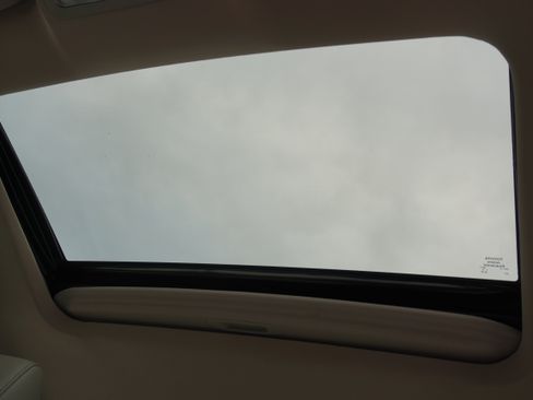 Used 2017 Toyota Avalon XLE image 18