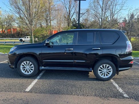 Used 2018 Lexus GX 460 Premium w/ Premium Package image 2