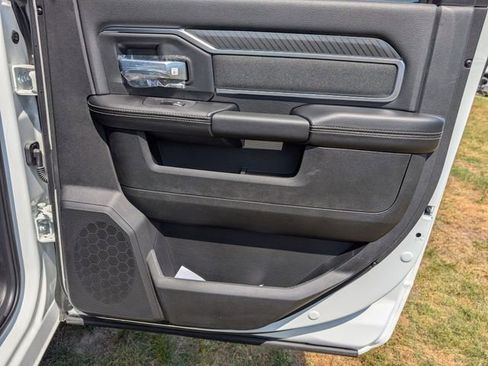 New 2026 RAM 2500 Big Horn AWD/4WD image 28