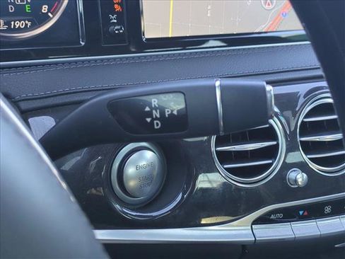 Used 2017 Mercedes-Benz S 550 Sedan image 12