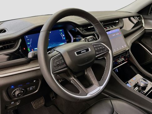 Used 2023 Jeep Grand Cherokee 4WD 4xe image 18