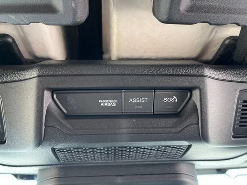 Used 2025 Jeep Wrangler Unlimited Rubicon AWD/4WD image 4